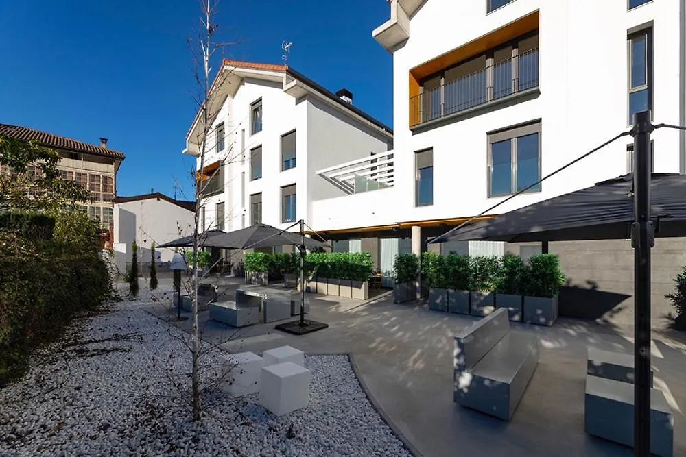 아파트 Zuia Suites 무르기아
